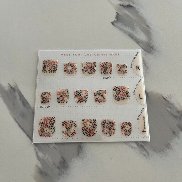 ManiMe Stick-On Gel Manicure - Falling For Fall - Picture 1 of 3